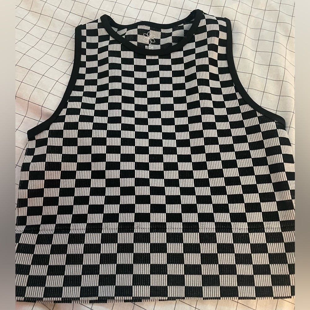 aura checkered crop top